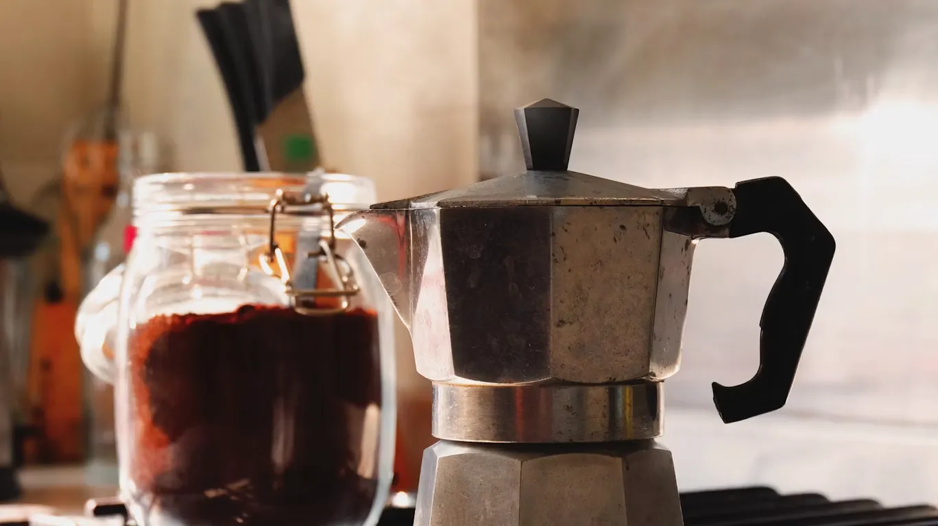 Mengenal Moka Pot: Alat Seduh Kopi Klasik dari Italia